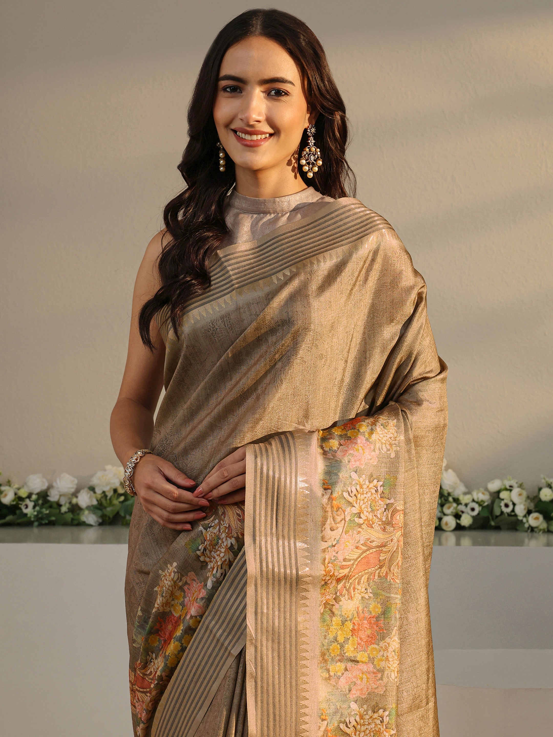 Brown Floral Silk Blend Saree With Unstitched Blouse Piece