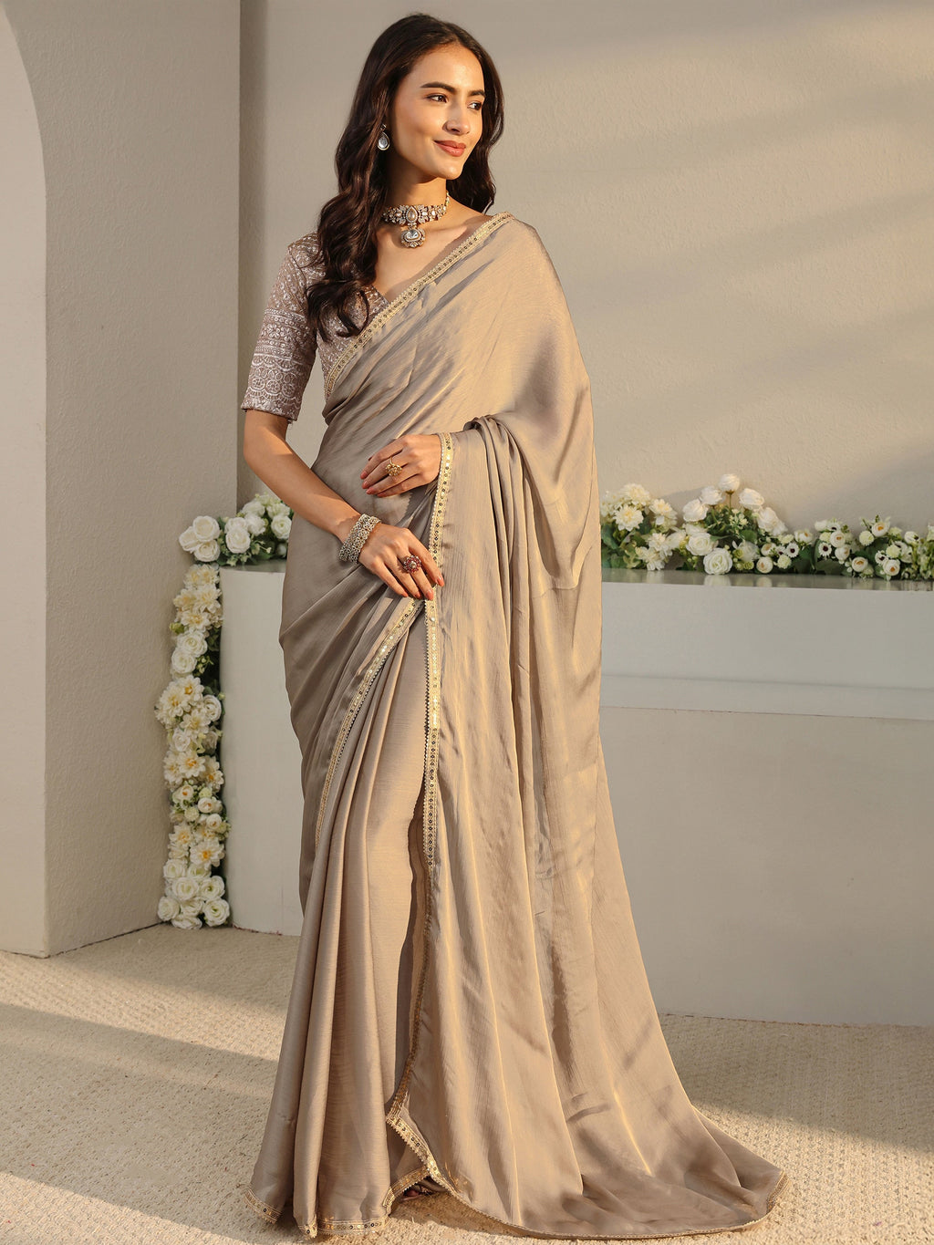 Beige Solid Chiffon Saree With Unstitched Blouse Piece